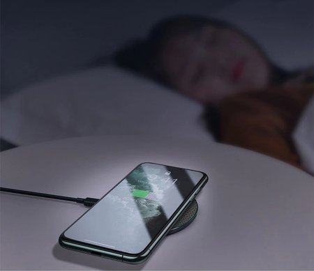 SZYBKA ŁADOWARKA INDUKCYJNA BEZPRZEWODOWA BIURKOWA