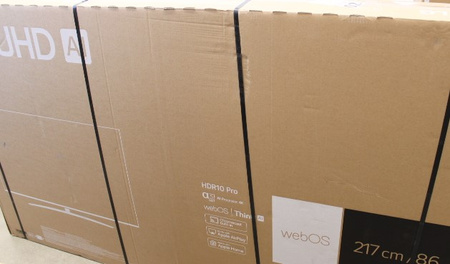 LG | AI UT81 4K TV | 86UT81003LA | 86 | Smart TV | webOS24 | UHD | Black | DAMAGED PACKAGING, USED, MISSING RUBBER PADS OF TV STAND