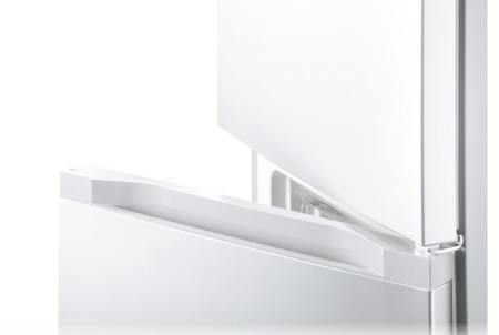 Candy | Refrigerator | CCG1L314EW | Energy efficiency class E | Free standing | Combi | Height 144 cm | No Frost system | Fridge net capacity 109 L | Freezer net capacity 48 L | 39 dB | White