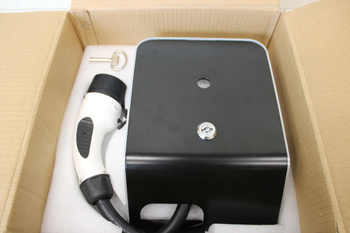 SALE OUT. ACC EVC2231 charging station 3-PH 32A 400V TYPE2 5 Meter cable / DAMAGED PACKAGING, DEMO, SMALL SCRATCH ACC