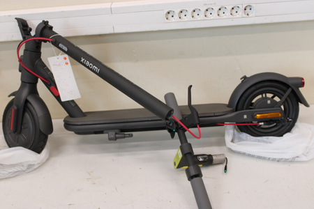 SALE OUT. Xiaomi Electric Scooter 4 Lite EU | Xiaomi Electric Scooter 4 Lite EU | 300 W | 25 km/h | 8.5 " | 3 month(s) | Black | USED AS DEMO, DAMAGED PACKAGING