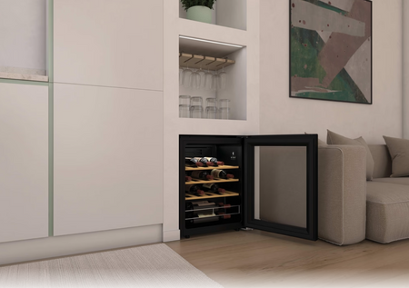 Candy Wine Cooler | CWC023 | Energy efficiency class G | Free standing | Bottles capacity 23 | Black